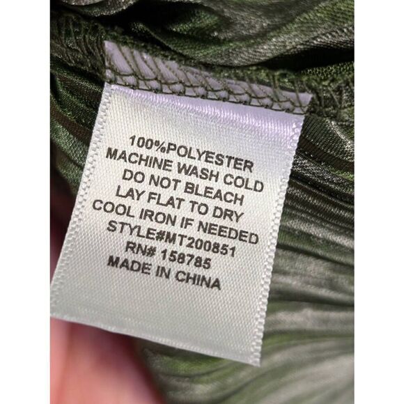 NWT Above & Beyond Pleated Short Sleeves Military Green Women's Medium - Picture 4 of 6